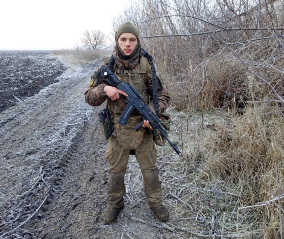 20-річному військовому з Житомира, який втратив руку під час Курської операції, встановили біонічний протез